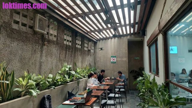 Remaja Sulap Warung Kopi Jadi Cafe Estetik, Viral di TikTok dan Diserbu Pengunjung